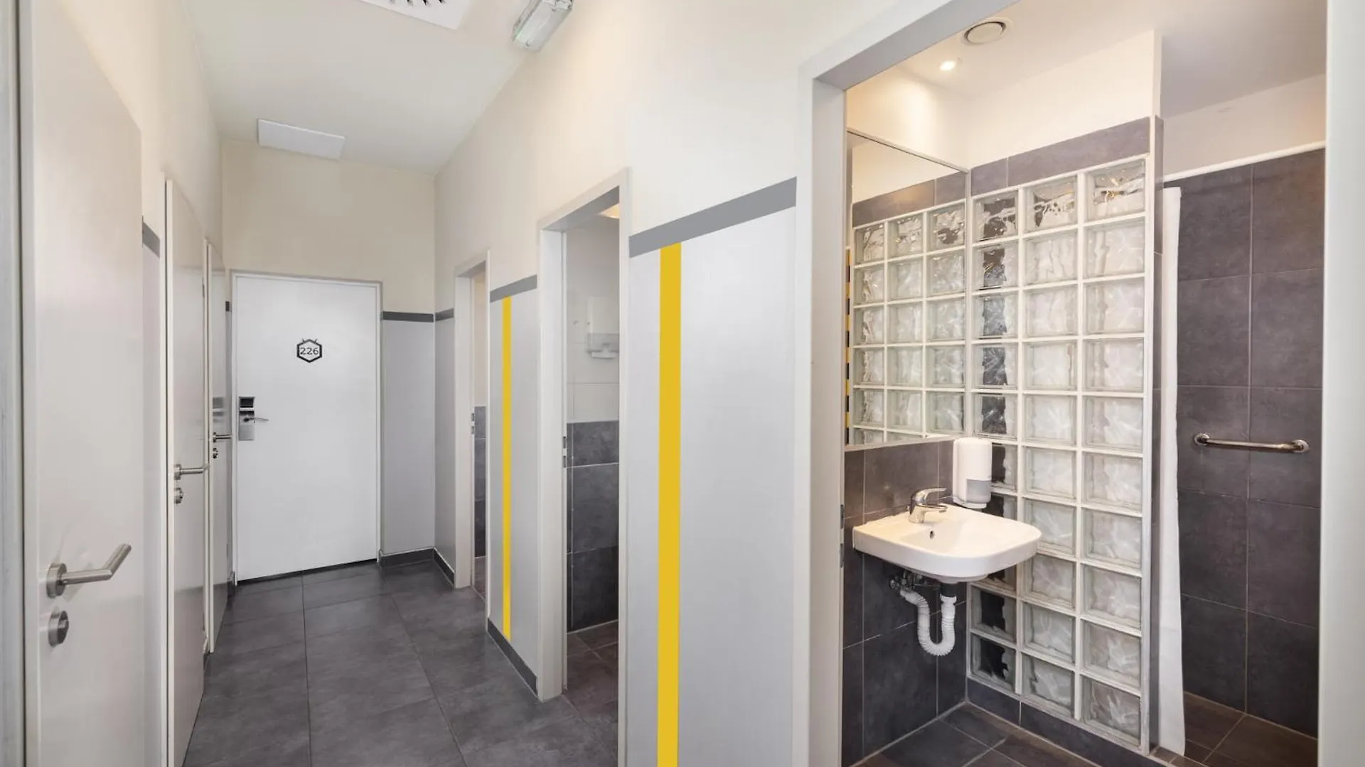 The Hive Party Hostel بودابست 0*,