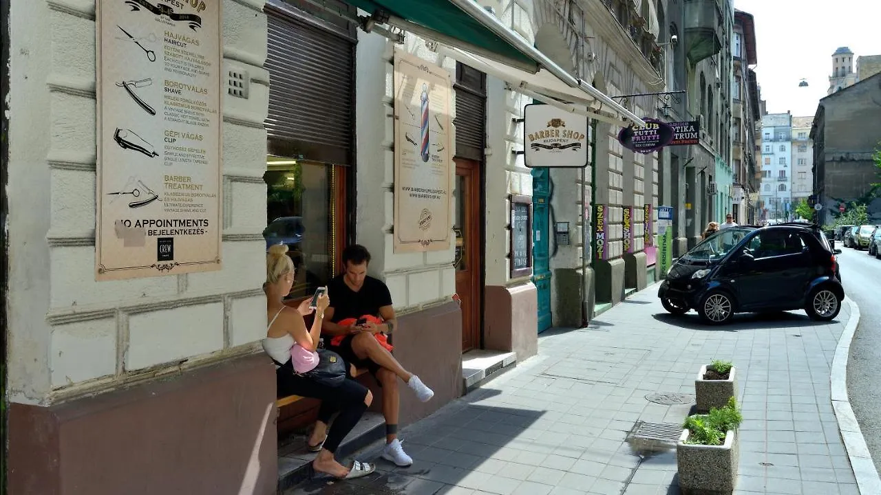 The Hive Party Hostel بودابست 0*,  المجر