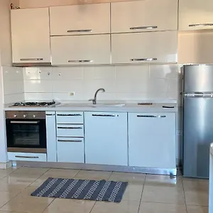 https://lando-apartment.albaniahotels.org