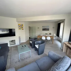 3 Bedroom Nearby The Sea Appartement