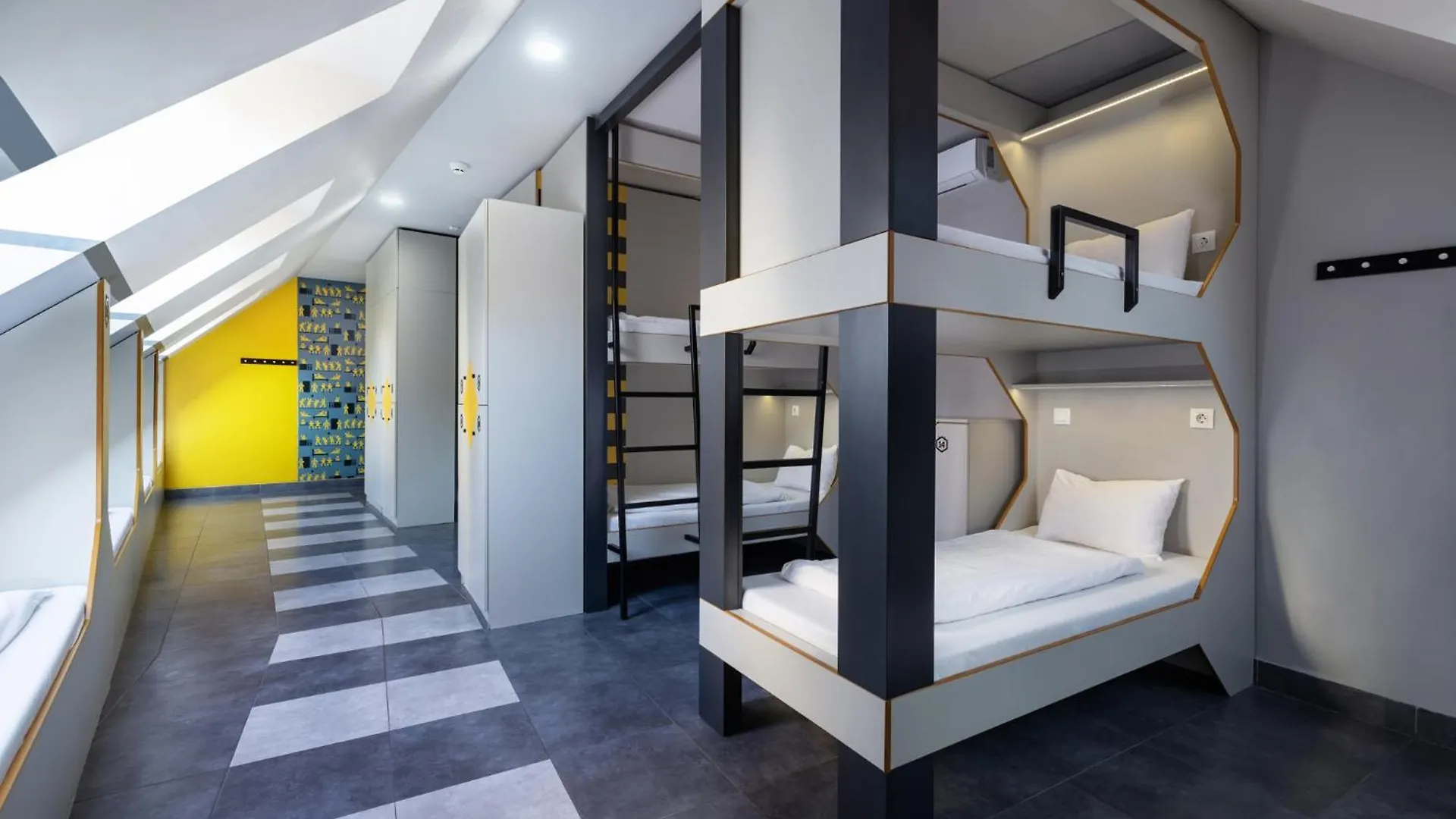 The Hive Party Hostel בודפשט