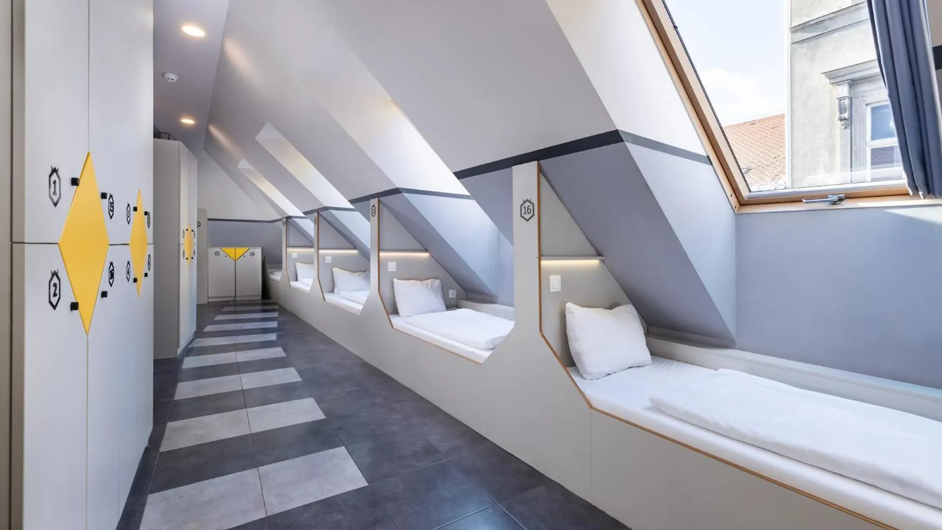 The Hive Party Hostel בודפשט